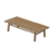 Mesa comprida com toalha de mesa